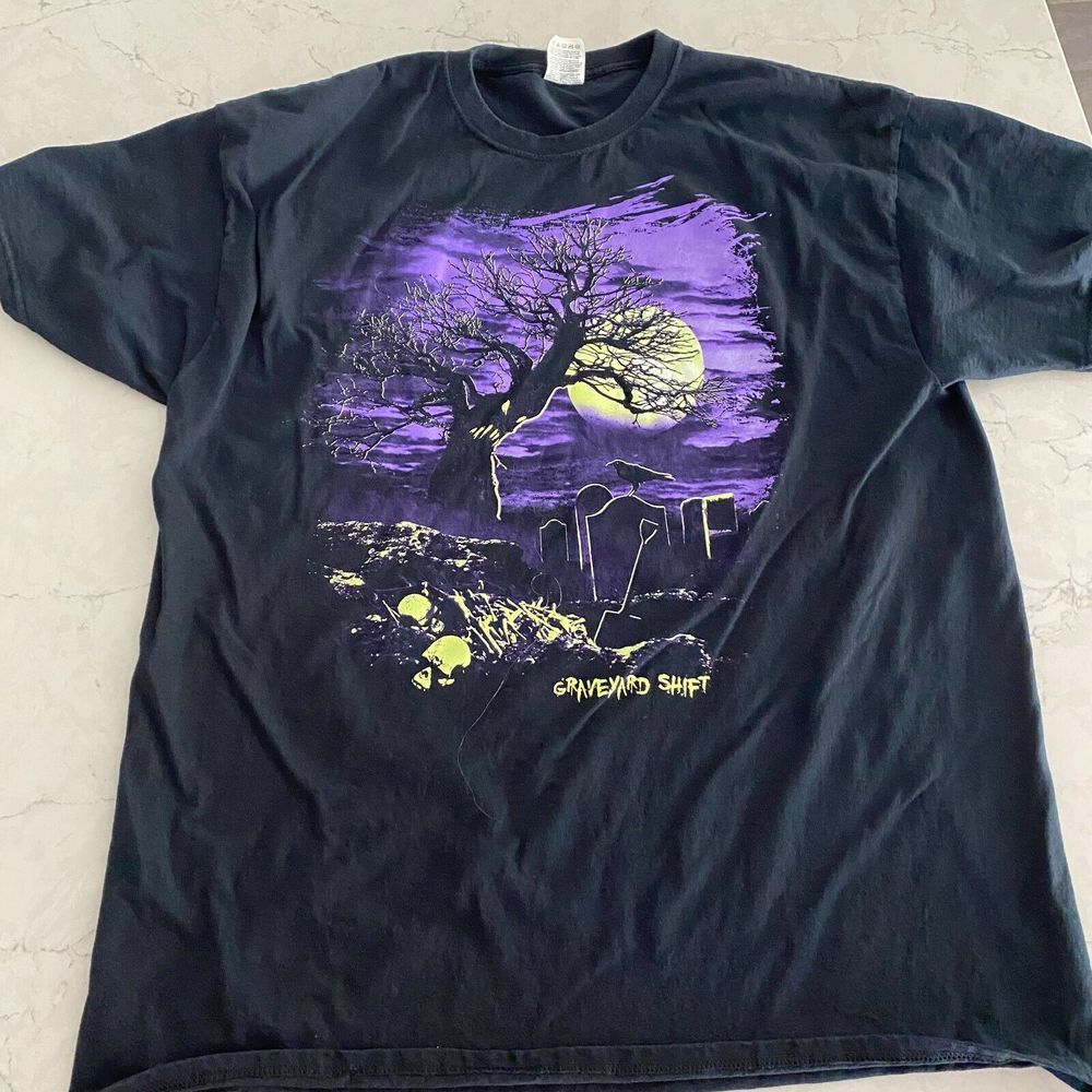 Graveyard Shift T-Shirt Fruit Of The Loom Men's XL Black Graphics Print
